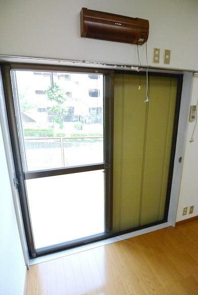 セキュリティ　★雨戸がついているので便利ですね★