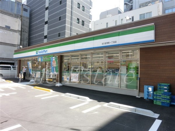コンビニ　ファミリーマート北久宝寺1丁目店（コンビニ）まで110m