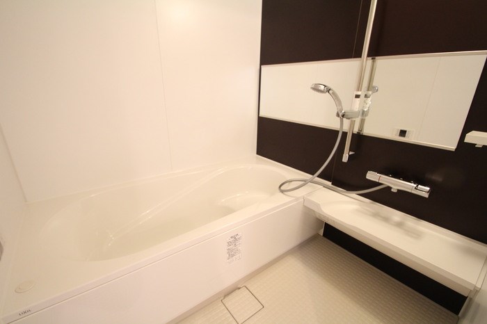 バス・シャワールーム　雨の日に便利な浴室換気乾燥機付き♪