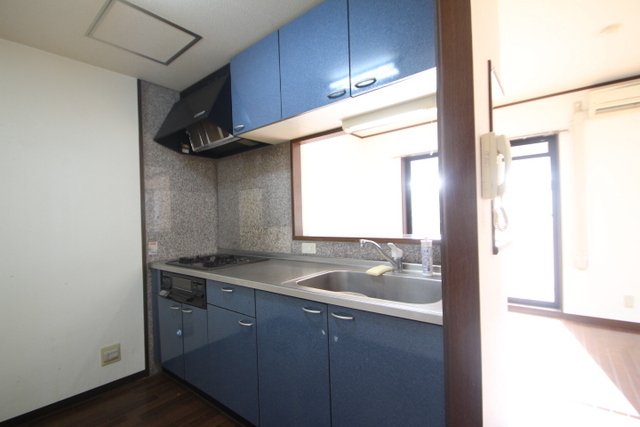 キッチン　別号室の写真になります。