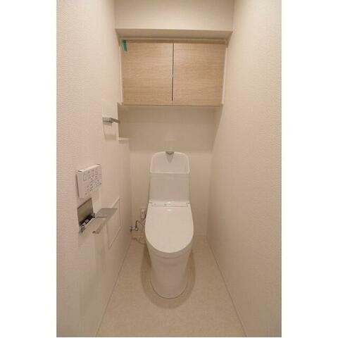 トイレ　温水洗浄便座付き♪