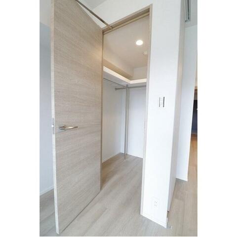 収納　ウォークインクローゼットで収納たっぷり♪