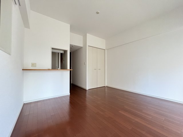 居室・リビング　こちらのリビングで趣味の時間をお楽しみください