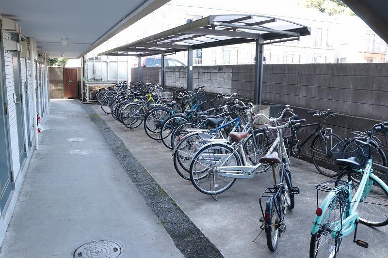 建物外観　駐輪場