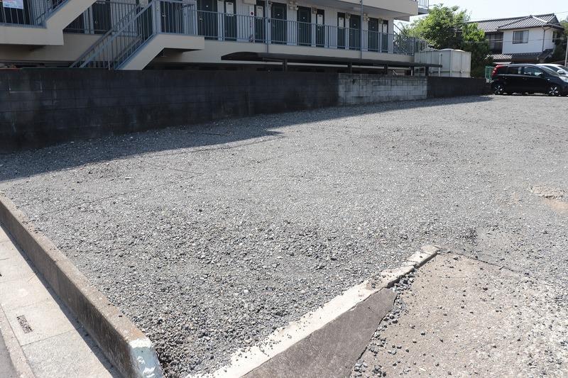 建物外観　駐車場