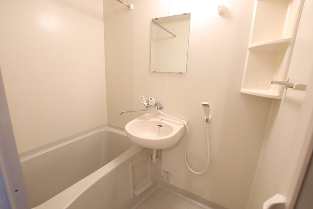 バス・シャワールーム　浴室です。