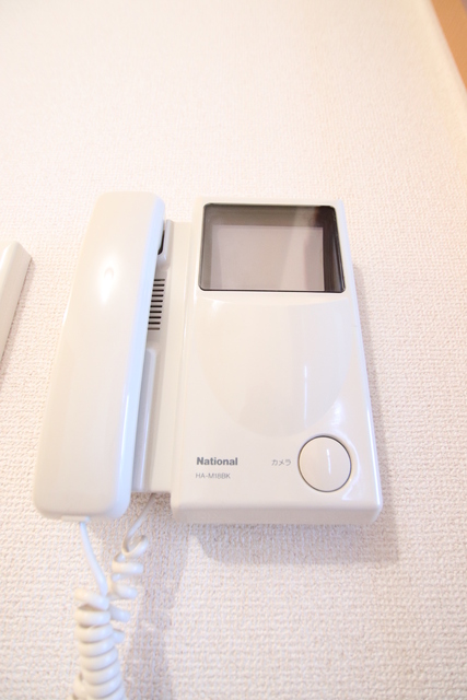 セキュリティ　モニタ付きインターホンです。