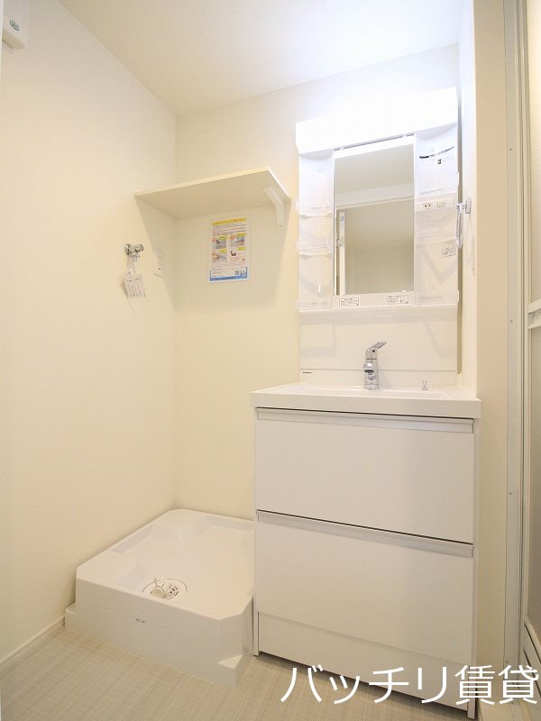 洗面設備　画像は同型タイプの為、現状を優先致します。