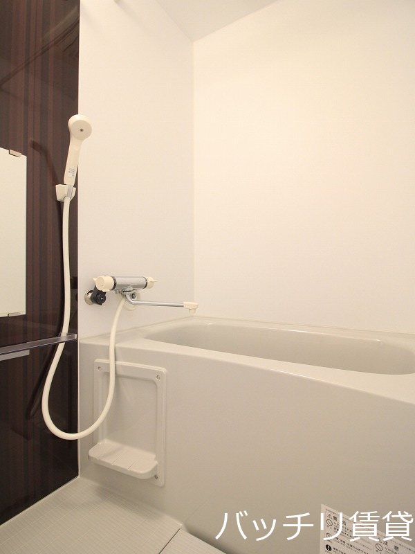バス・シャワールーム　画像は同型タイプの為、現状を優先致します。