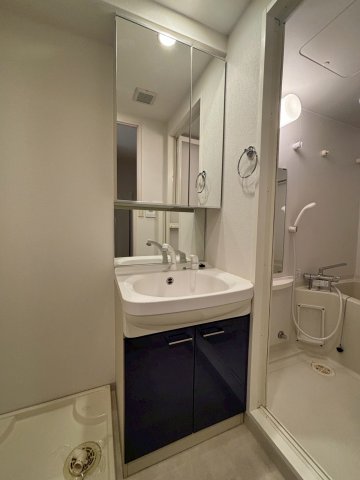 洗面設備　コンパクトで使いやすい洗面所