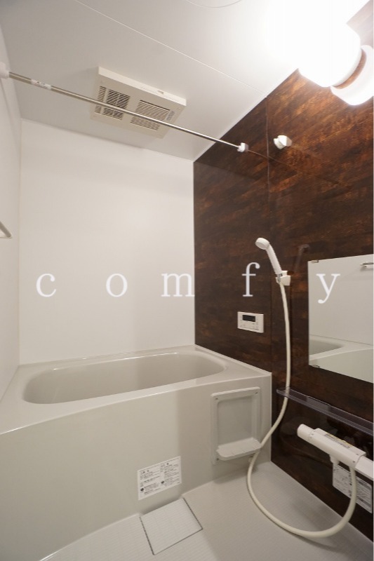 バス・シャワールーム　バスルーム