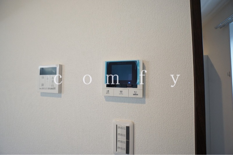 セキュリティ　モニター付きインターホン