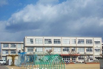 小学校　津田小学校（小学校）まで130m