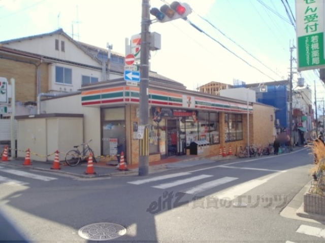 コンビニ　セブンイレブン丹波橋駅西店（コンビニ）まで80m