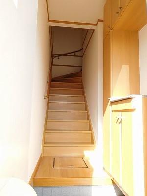 玄関　大きなシューズボックスツ付きの玄関です♪