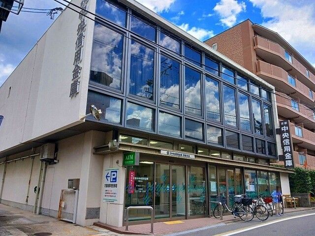 銀行　京都中央信用金庫 藤森支店（銀行）まで600m