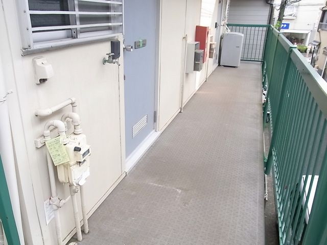 エントランス　★玄関横の洗濯機置場★