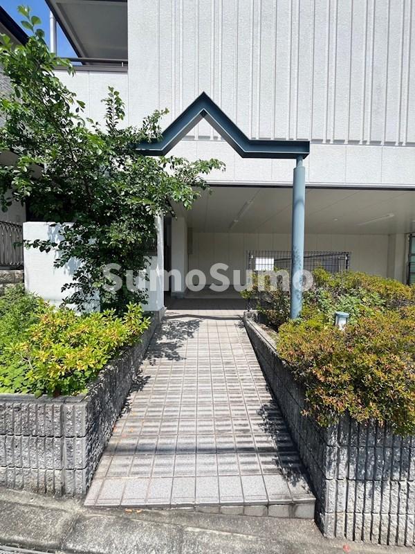 エントランス　外観もきれいです