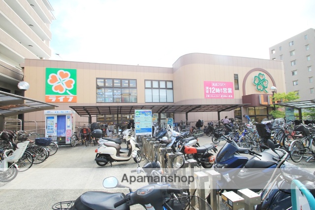 スーパー　ライフ服部店（スーパー）まで396m