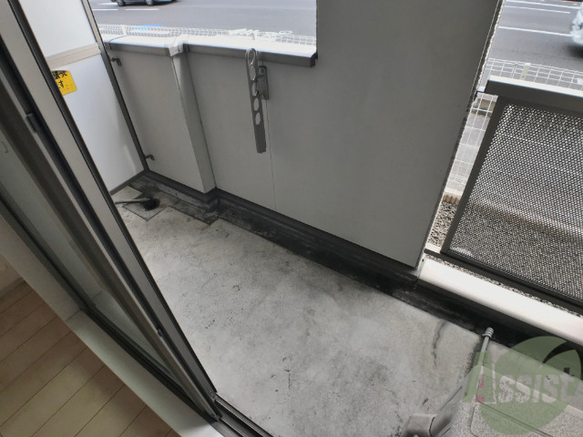 バルコニー　こちらはバルコニー。洗濯物が干せるようになっています。