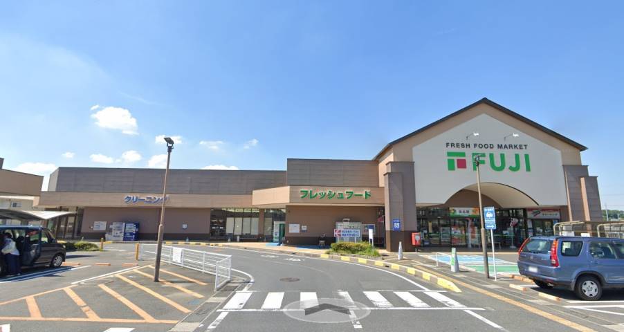 スーパー　フジフジ南岩国店（スーパー）まで823m