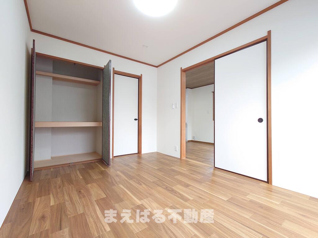 収納　洋室6帖