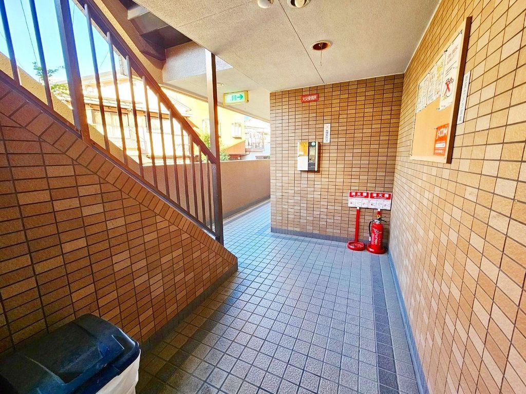 ロビー　エントランス