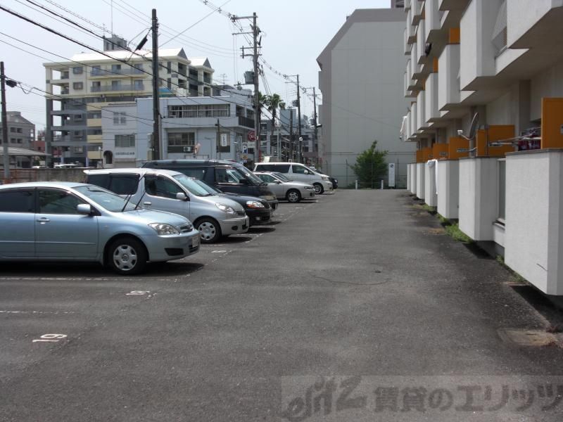 駐車場　駐車場