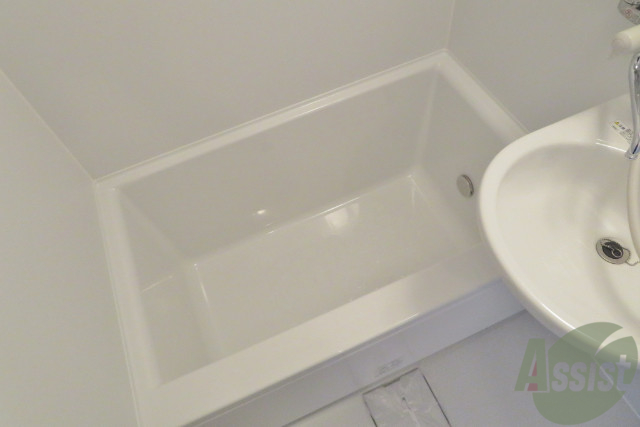 バス・シャワールーム　浴槽はゆったりと出来そうな広さがありました