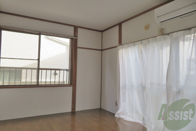 その他部屋・スペース　窓が大きく風通しもよさそうですね。換気バッチリ