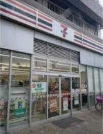 コンビニ　セブンイレブン篠崎駅西口店（コンビニ）まで297m