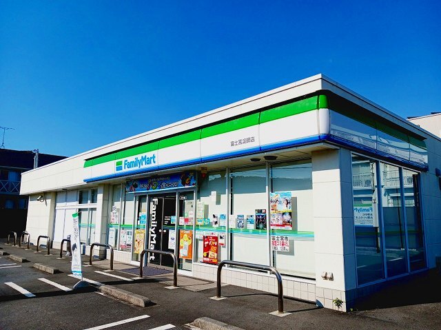 コンビニ　ファミリーマート　富士宮淀師店（コンビニ）まで400m