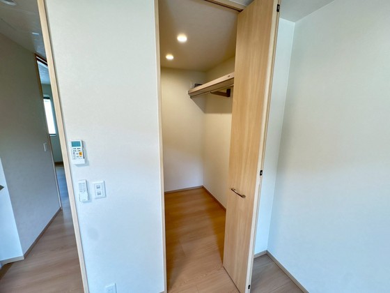 収納　※別部屋の写真です