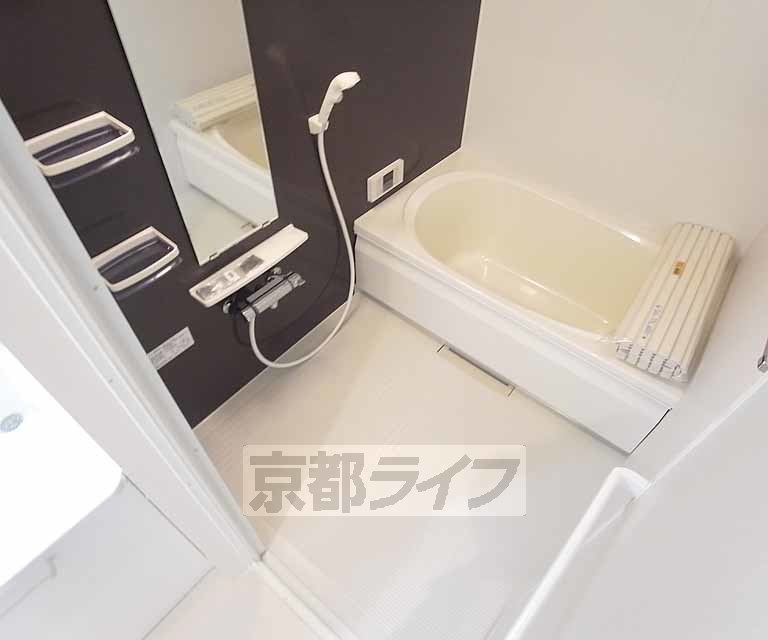 バス・シャワールーム　きれいな浴室です。