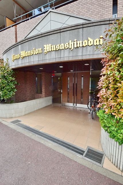 エントランス　★エントランス入り口です★