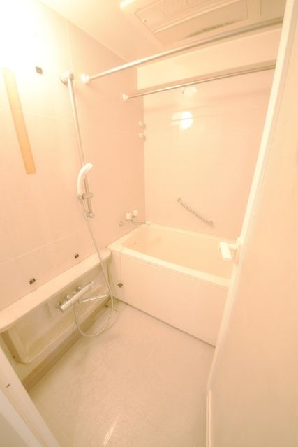 バス・シャワールーム　お問い合わせはタウンハウジングまで