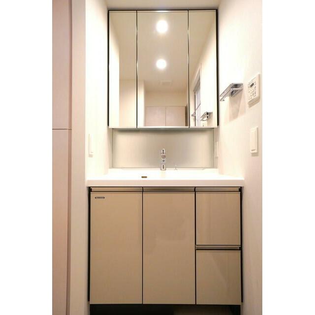 洗面設備　※写真は同タイプ住戸です。