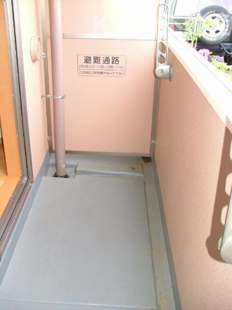 バルコニー　陽当たり良好なバルコニーです