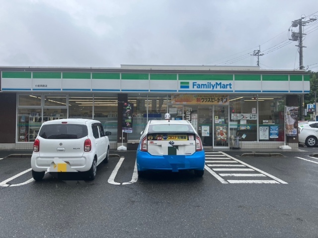 コンビニ　ファミリーマート小倉真鶴店（コンビニ）まで155m