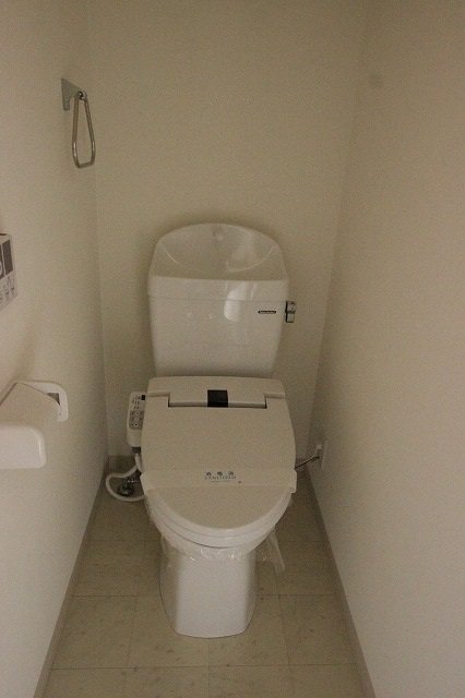 トイレ　同物件、別号室のものです。