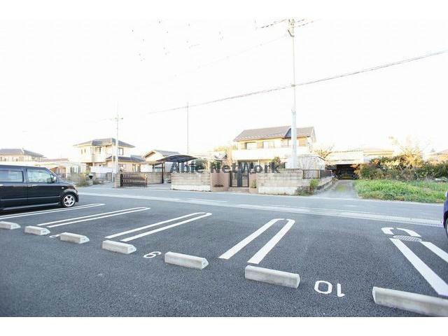 駐車場　駐車場