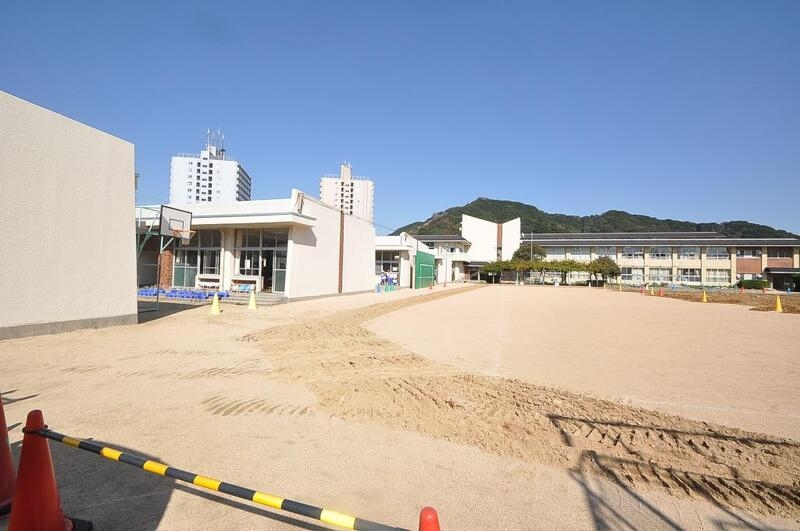 小学校　神戸市立高倉台小学校（小学校）まで453m