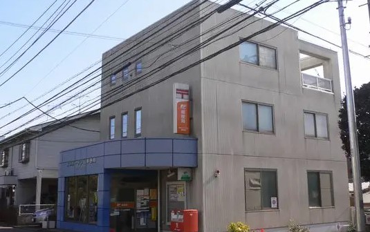 郵便局　横浜ガーデン山郵便局（郵便局）まで448m