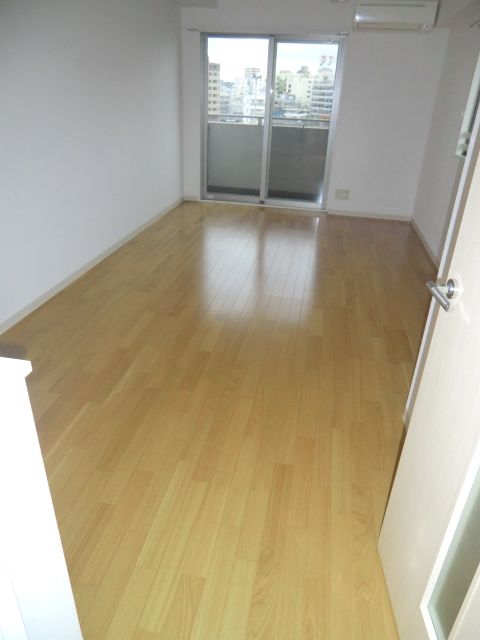 居室・リビング　広々洋室