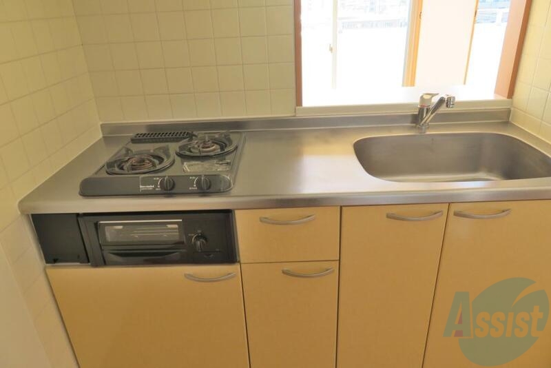 キッチン　キッチンはシステムキッチンで使い易そうです。