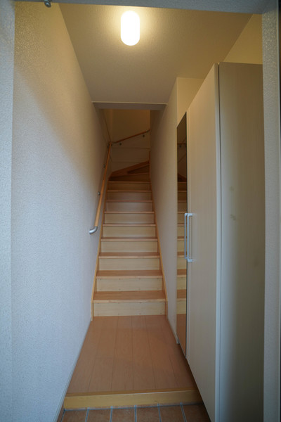 玄関　同じ建物の別なお部屋