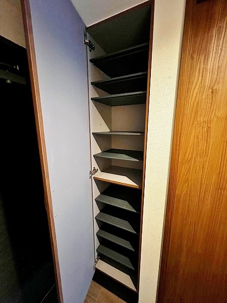 エントランス　★トールタイプシューズBOXなので棚を外せばブーツも置けます