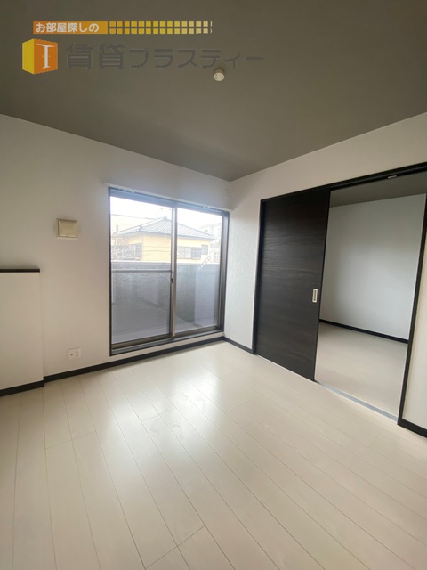 居室・リビング　単身さんならゆとりある広さです！