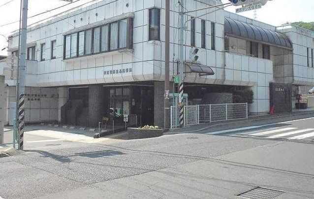 役所　東区役所　温品出張所（役所）まで59m