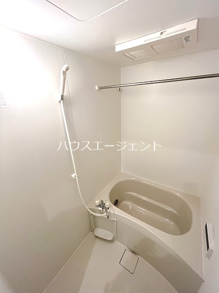 バス・シャワールーム　バストイレ別です。※参考画像